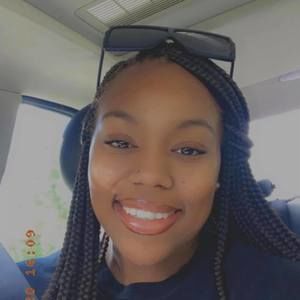 Meet your Posher, Alexandra